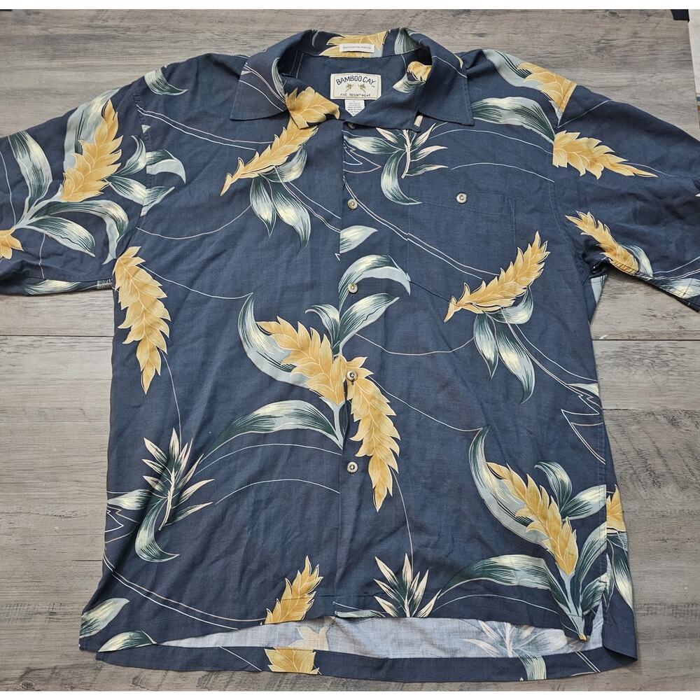 Men's L Bamboo Cay Hawaiian Shirt w/Pocket Blue Wood Buttons Cruise Vacation